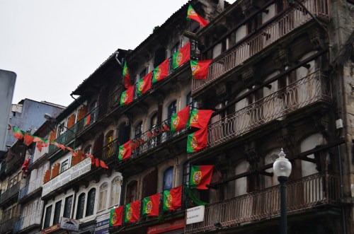 Везде флаги Португалии